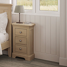 Load image into Gallery viewer, Laceby 3 Drawer Compact Bedside - Oak